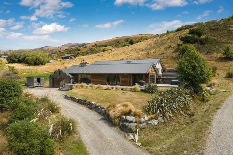 Photo of property in 2384 Cardrona Valley Road, Cardrona, Wanaka, 9382