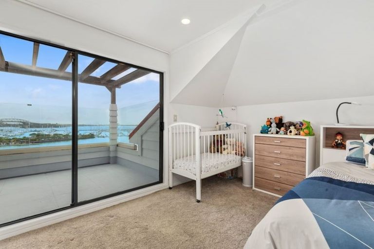 Photo of property in 21 London Street, Hampden, 9410