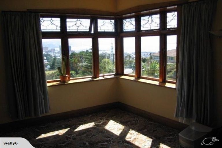 Photo of property in 12 Tanera Crescent, Brooklyn, Wellington, 6021