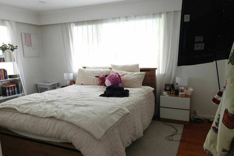 Photo of property in 329 East Coast Road, Mairangi Bay, Auckland, 0630