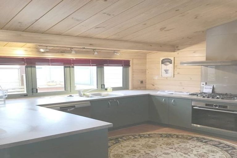 Photo of property in 8a Riverstone Drive, Riverstone Terraces, Upper Hutt, 5018