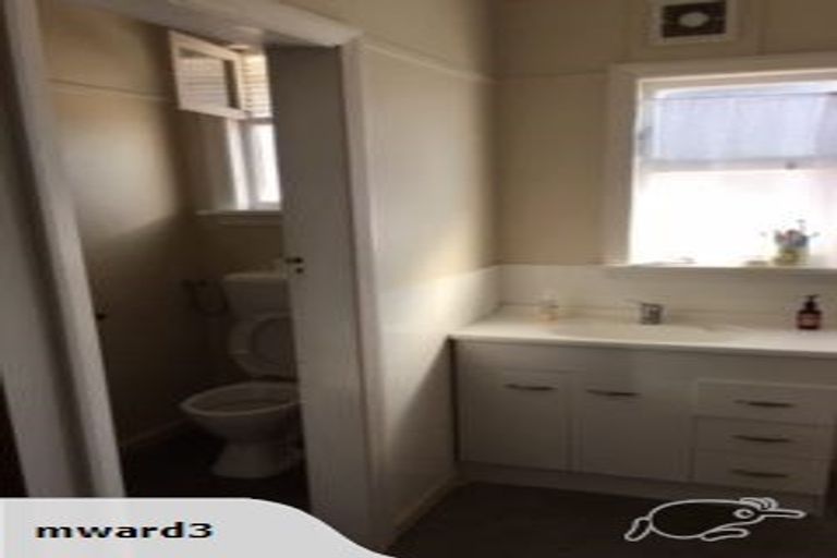 Photo of property in 72 Kahu Road, Fendalton, Christchurch, 8041