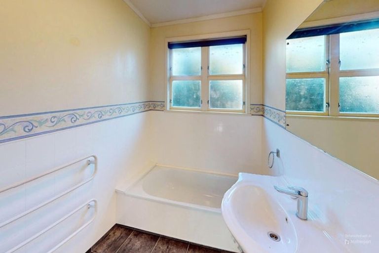 Photo of property in 5 Caversham Road, Westmere, Whanganui, 4501