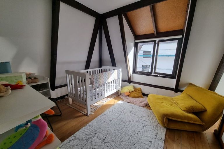 Photo of property in 9a Pitarua Street, Thorndon, Wellington, 6011