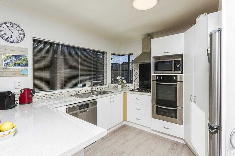 Photo of property in 2 Milton Road, Orewa, 0931