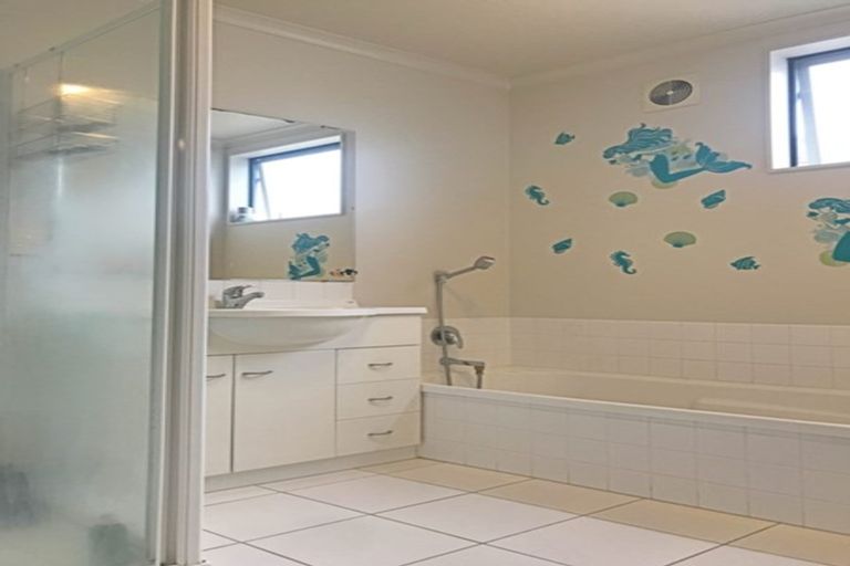 Photo of property in 30 Bruce Pulman Drive, Takanini, 2112