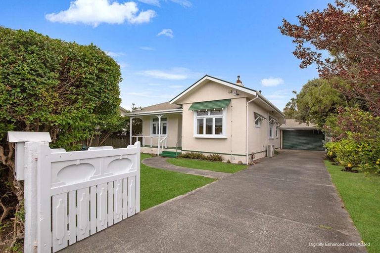 Photo of property in 4 Douglas Street, West End, Palmerston North, 4412