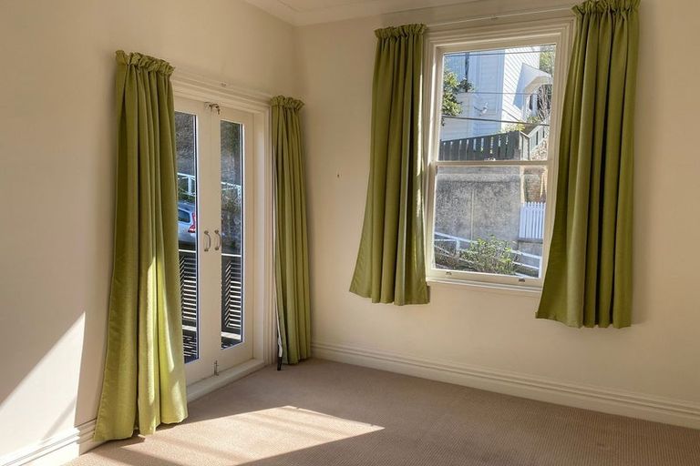 Photo of property in 5 Devon Street, Aro Valley, Wellington, 6021