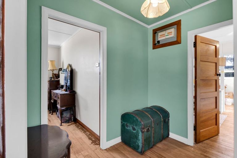 Photo of property in 96 Blake Street, Waitara, 4320
