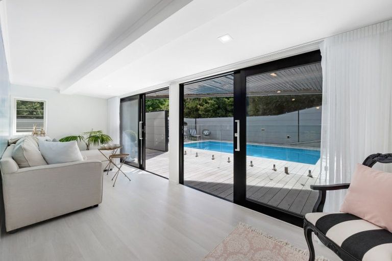 Photo of property in 7 Hartles Place, Mellons Bay, Auckland, 2014