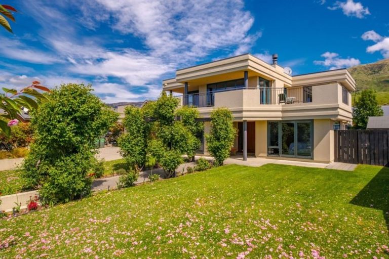 Photo of property in 83 Meadowstone Drive, Wanaka, 9305