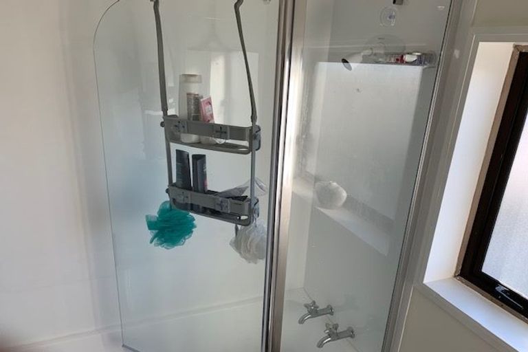 Photo of property in 3/49 Apu Crescent, Lyall Bay, Wellington, 6022