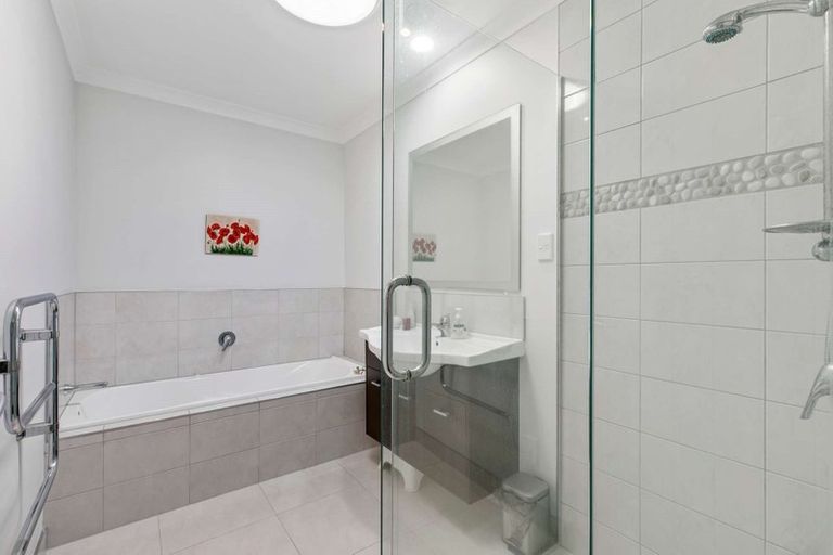 Photo of property in 5 Willowgrange Place, Pukekohe, 2120