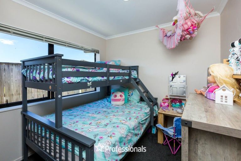Photo of property in 9 Percy Kinsman Crescent, Riverstone Terraces, Upper Hutt, 5018