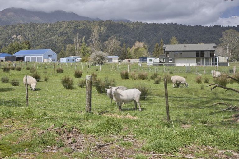 Photo of property in 86 Wanganui Flat Road, Harihari, 7884