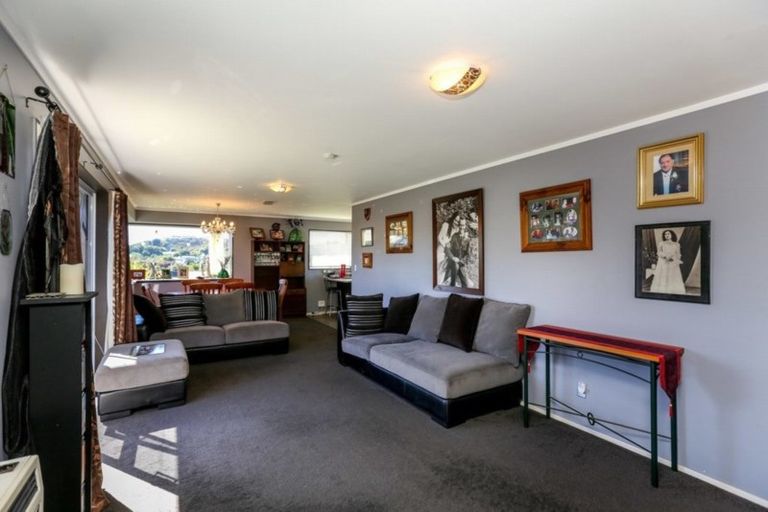 Photo of property in 9 Fantome Place, Whalers Gate, New Plymouth, 4310