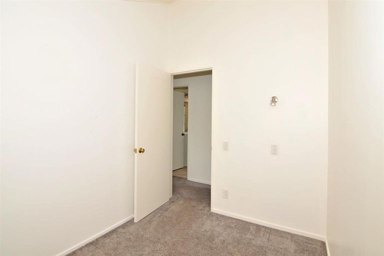 Photo of property in 5/136 Karori Road, Karori, Wellington, 6012