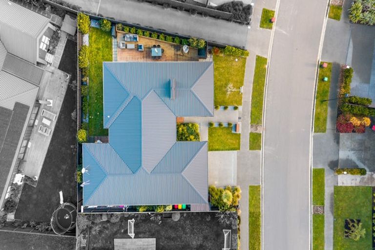 Photo of property in 8 Irvines Track, Halswell, Christchurch, 8025