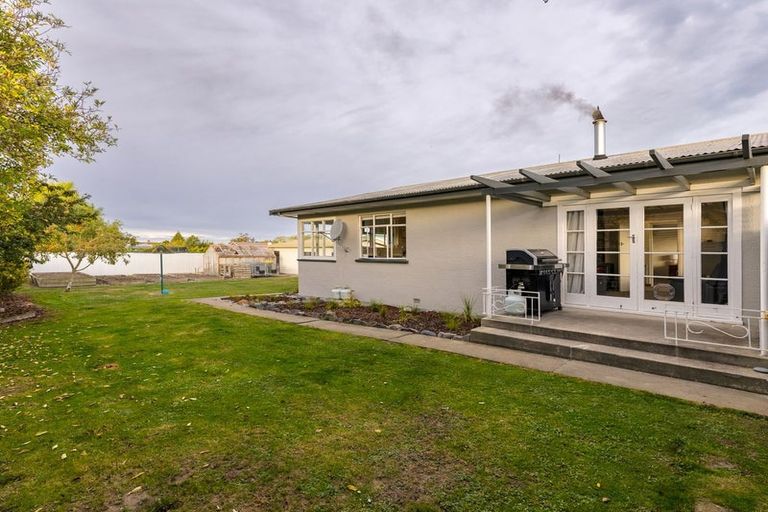 Photo of property in 6 Oxford Street, Waimate, 7924