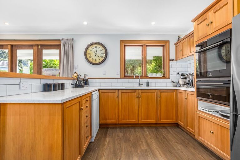 Photo of property in 28 Observatory Close, Whitby, Porirua, 5024