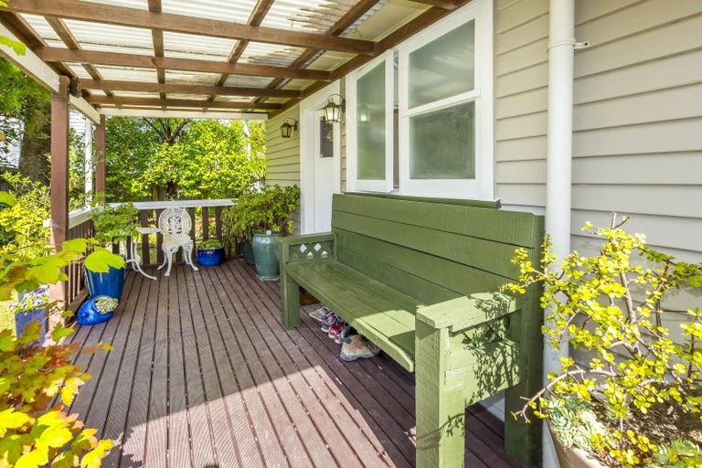 Photo of property in 2 Pokaka Street, Birchville, Upper Hutt, 5018