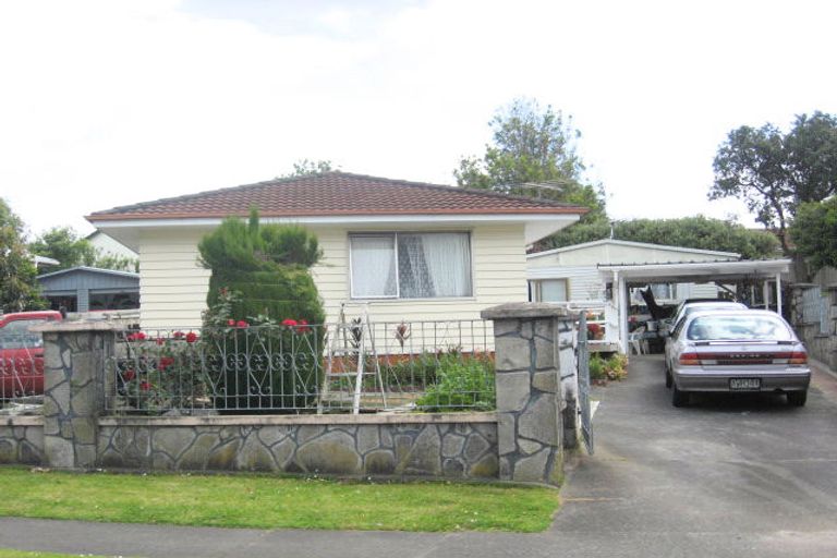 Photo of property in 33 Frobisher Way, Clendon Park, Auckland, 2103