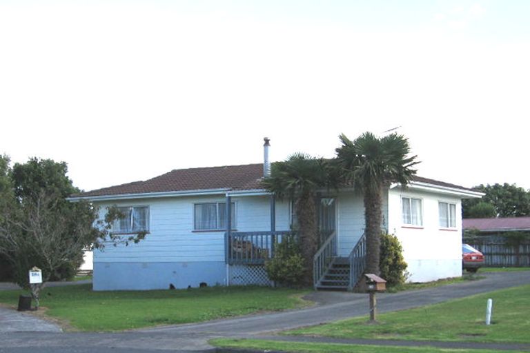 Photo of property in 28 Compass Place, Te Atatu Peninsula, Auckland, 0610