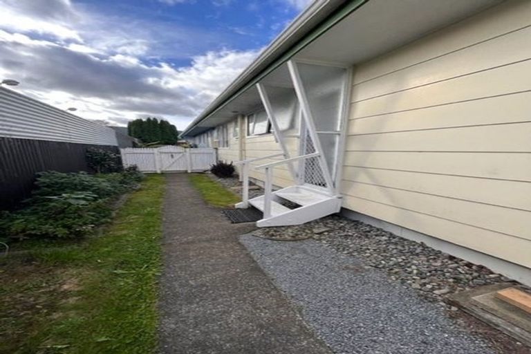 Photo of property in 1/38a Palmer Crescent, Silverstream, Upper Hutt, 5019
