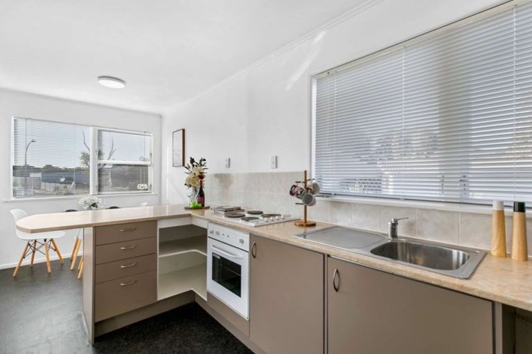 Photo of property in 10 Beeston Crescent, Manurewa, Auckland, 2102