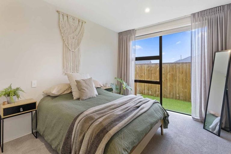 Photo of property in 8 Mooring Way, One Tree Point, 0118