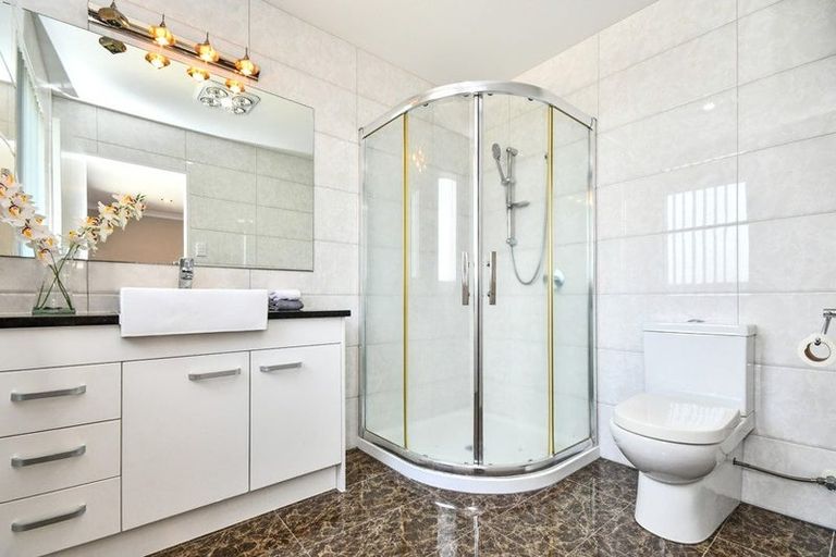 Photo of property in 11 Rohi Place, Flat Bush, Auckland, 2019