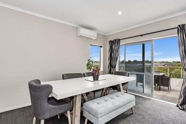 Photo of property in 32 Magellan Rise, Flagstaff, Hamilton, 3210