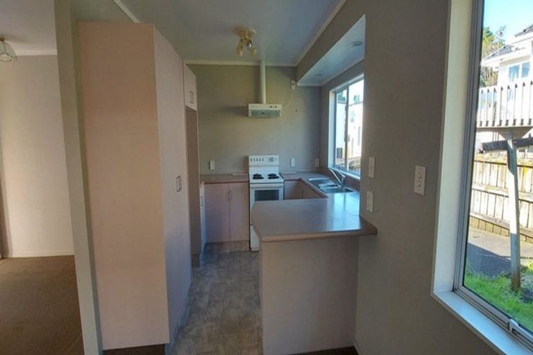 Photo of property in 187 Edmonton Road, Te Atatu South, Auckland, 0610