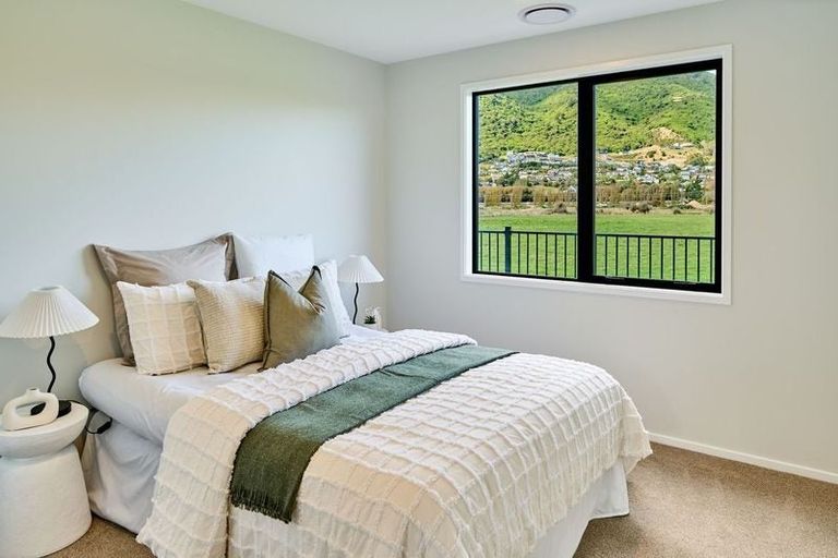 Photo of property in 100 Waipunahau Road, Waikanae, 5036