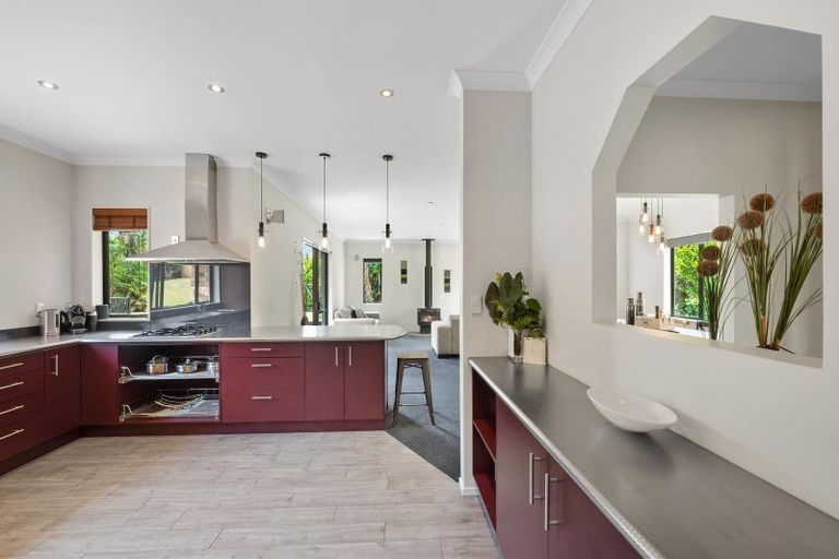 Photo of property in 30 Foster Road, Kumeu, 0891