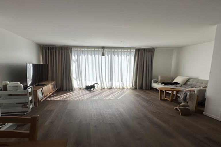 Photo of property in 10 Rara Lane, Manukau, Auckland, 2104