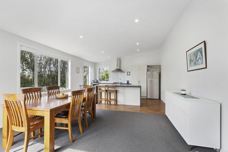 Photo of property in 3 Kaweka Close, Aotea, Porirua, 5024