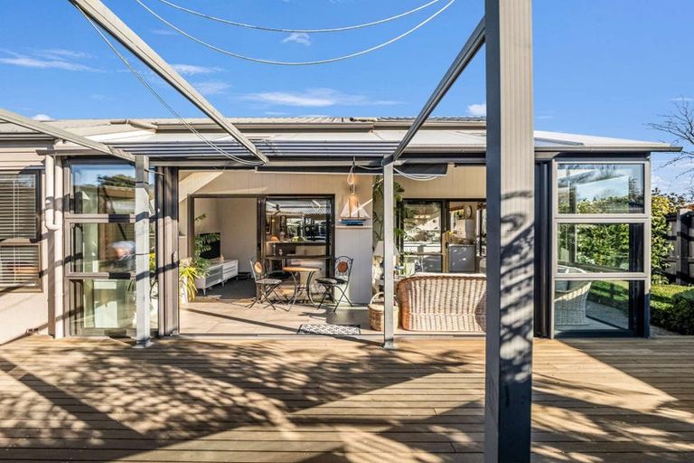 Photo of property in 7 Glenharrow Avenue, Avonhead, Christchurch, 8042