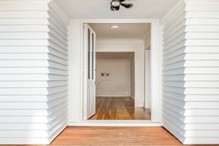 Photo of property in 1/110 Lynwood Road, New Lynn, Auckland, 0600