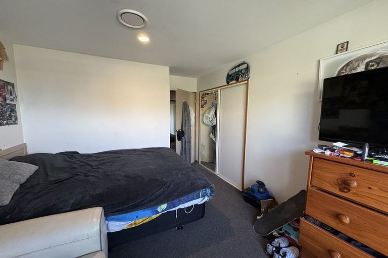 Photo of property in 34 Blue Gum Place, New Brighton, Christchurch, 8083