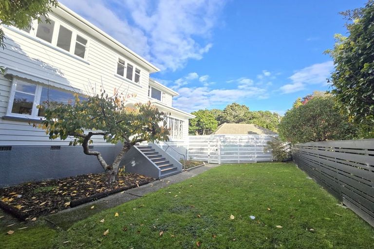 Photo of property in 77 Cockayne Road, Khandallah, Wellington, 6035