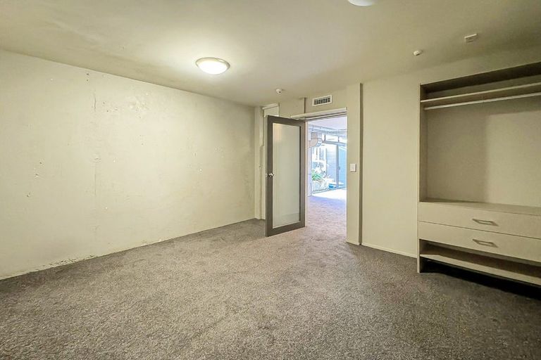 Photo of property in Sharella Living, 20 Glenmore Street, Thorndon, Wellington, 6011