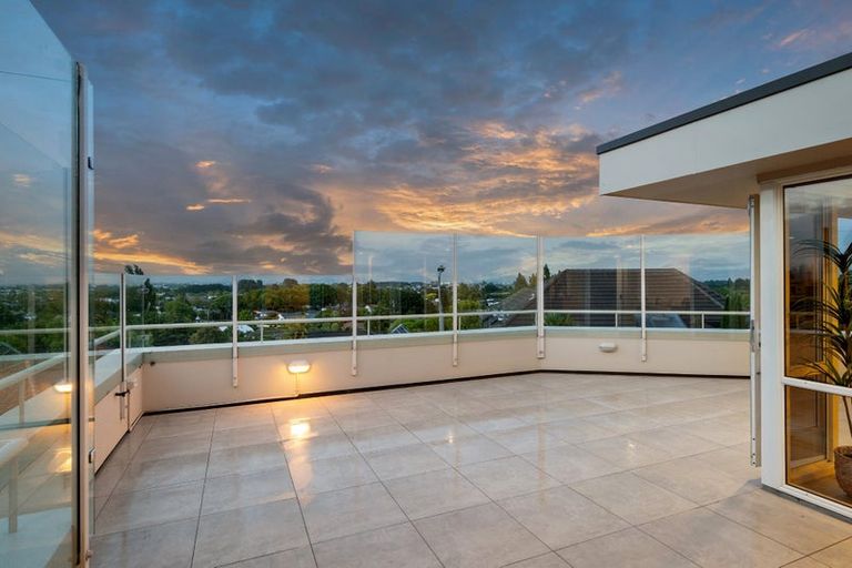 Photo of property in 1/21 Overdale Drive, Cashmere, Christchurch, 8022