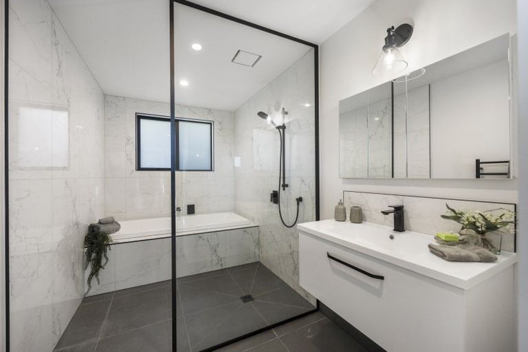 Photo of property in 18 Winstone House Road, Paerata, 2124