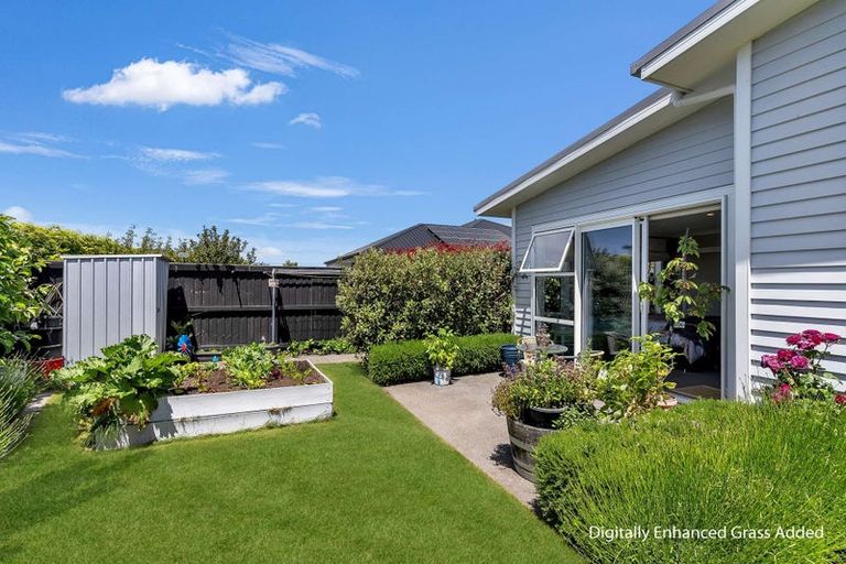 Photo of property in 17 Ballinger Place, Kaiapoi, 7630