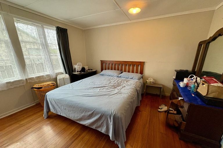 Photo of property in 3 Shearer Crescent, Naenae, Lower Hutt, 5011