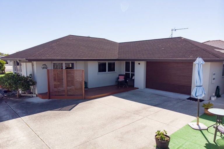 Photo of property in 27 Benner Drive, Ngatea, 3503