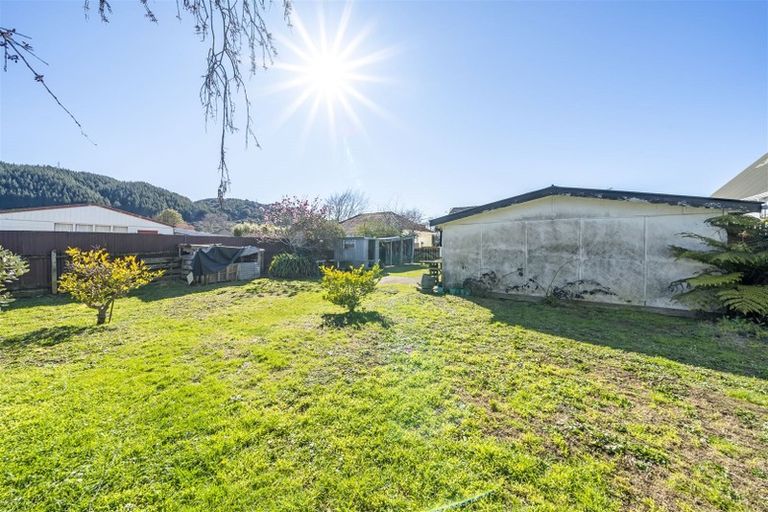 Photo of property in 20 Robertson Street, Elderslea, Upper Hutt, 5018