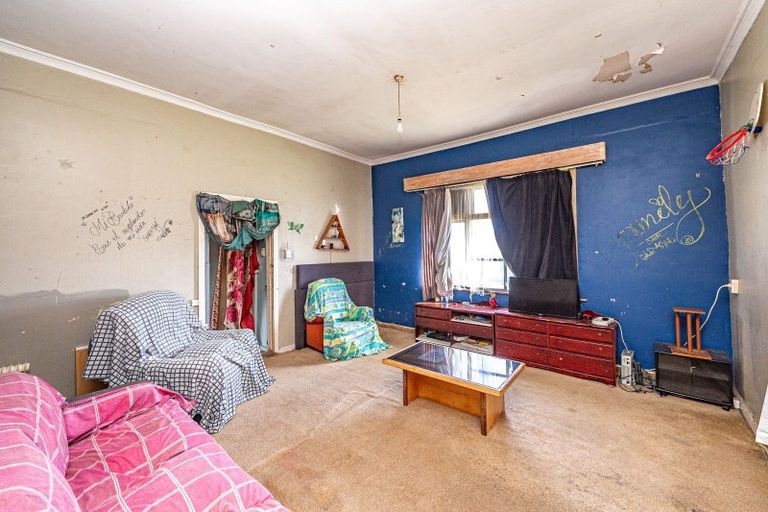 Photo of property in 39 Cornfoot Street, Castlecliff, Whanganui, 4501