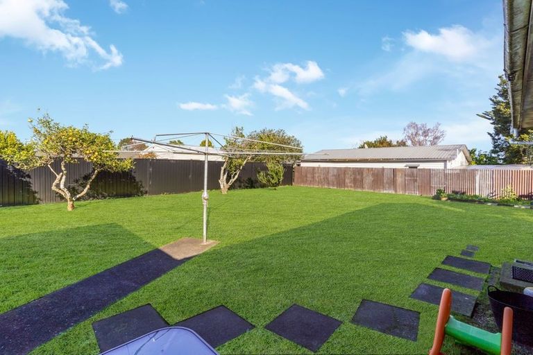 Photo of property in 82 Grove Road, Papakura, 2110